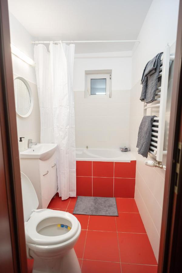 Spacious 2Br Dristor Apartment ブカレスト エクステリア 写真