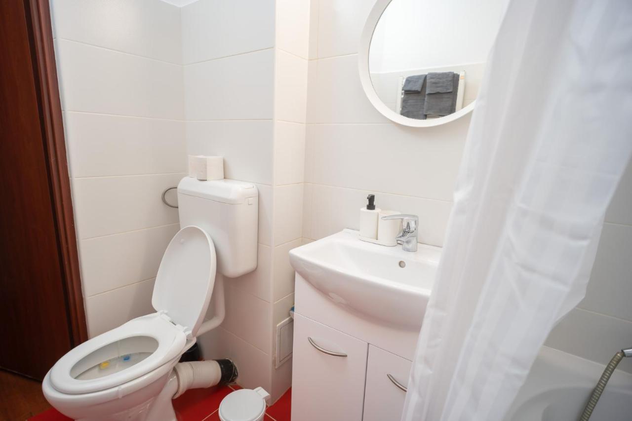 Spacious 2Br Dristor Apartment ブカレスト エクステリア 写真