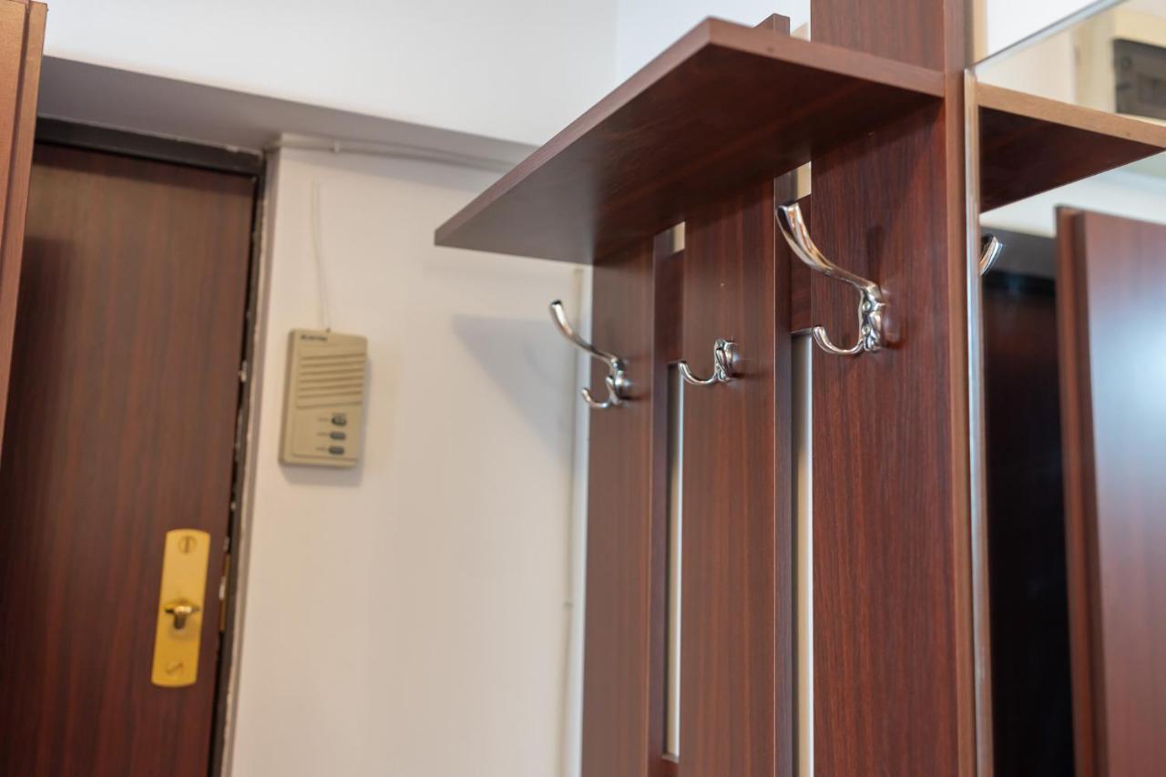 Spacious 2Br Dristor Apartment ブカレスト エクステリア 写真
