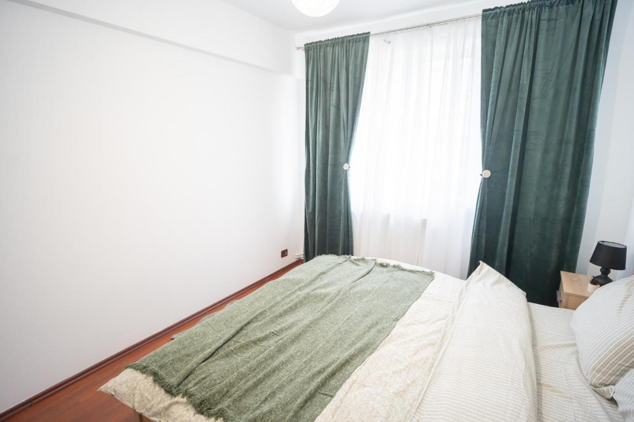 Spacious 2Br Dristor Apartment ブカレスト エクステリア 写真